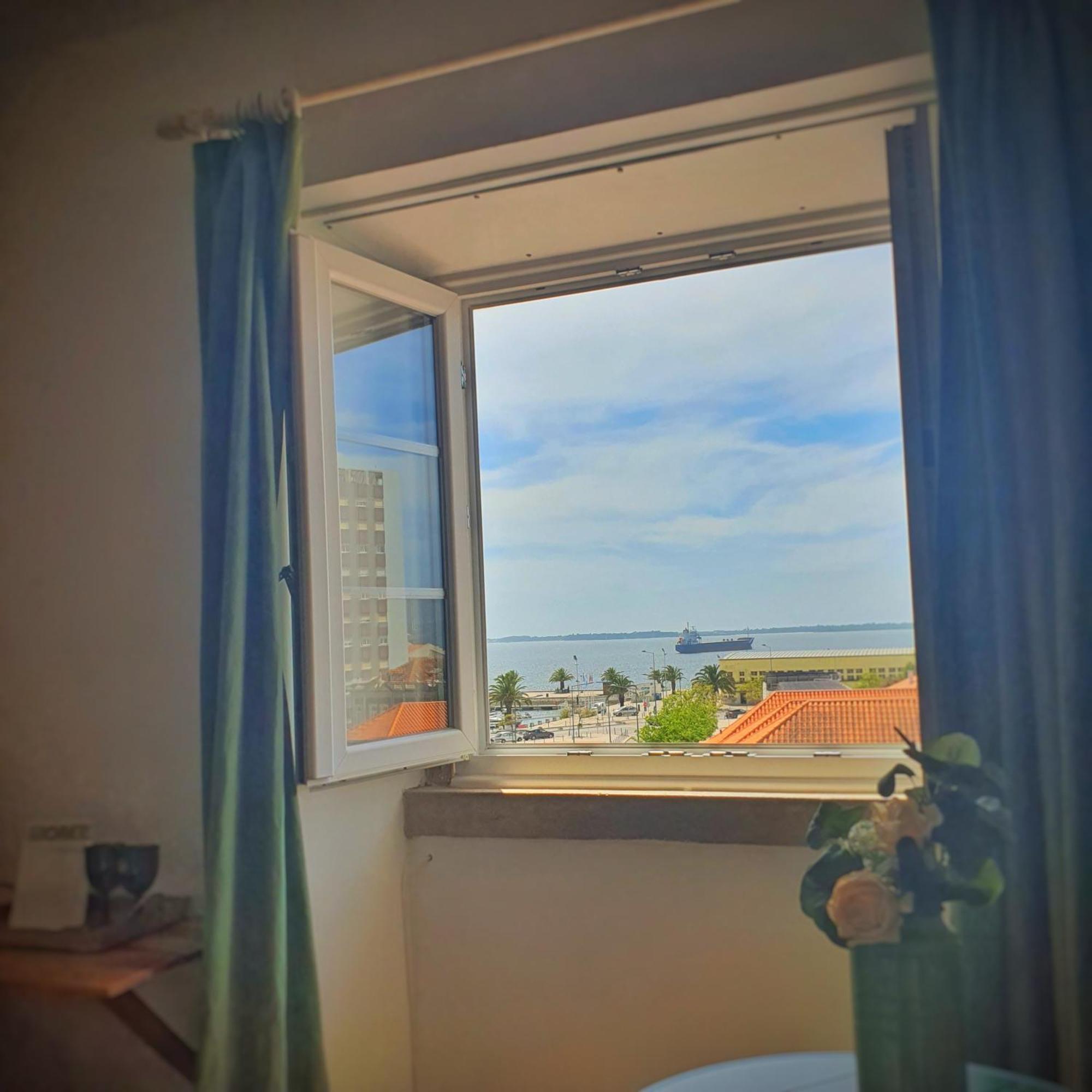 Alojamentos Vista Mar-Luisa Todi セトゥーバル エクステリア 写真